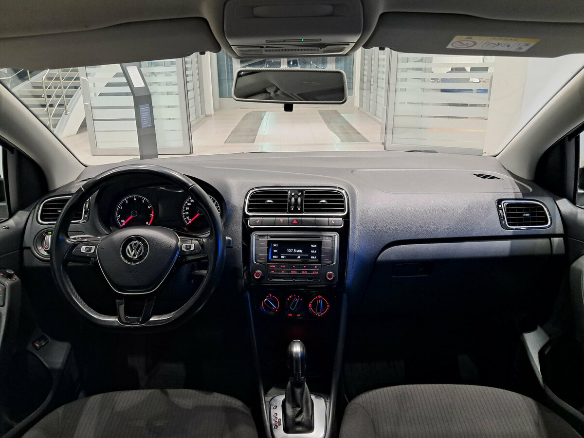 Volkswagen Polo V Рестайлинг, 2017 Фото №14
