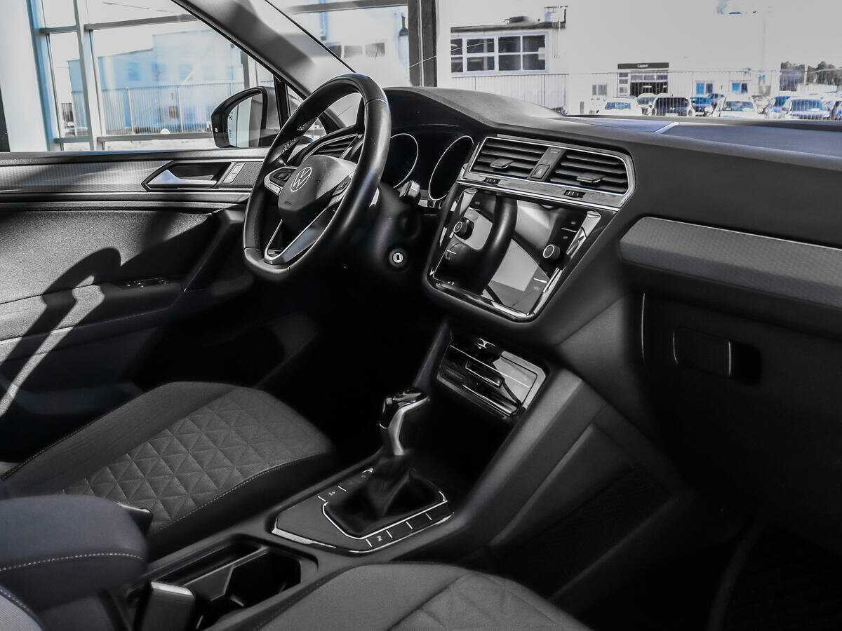 Volkswagen Tiguan, 2021 Фото №11