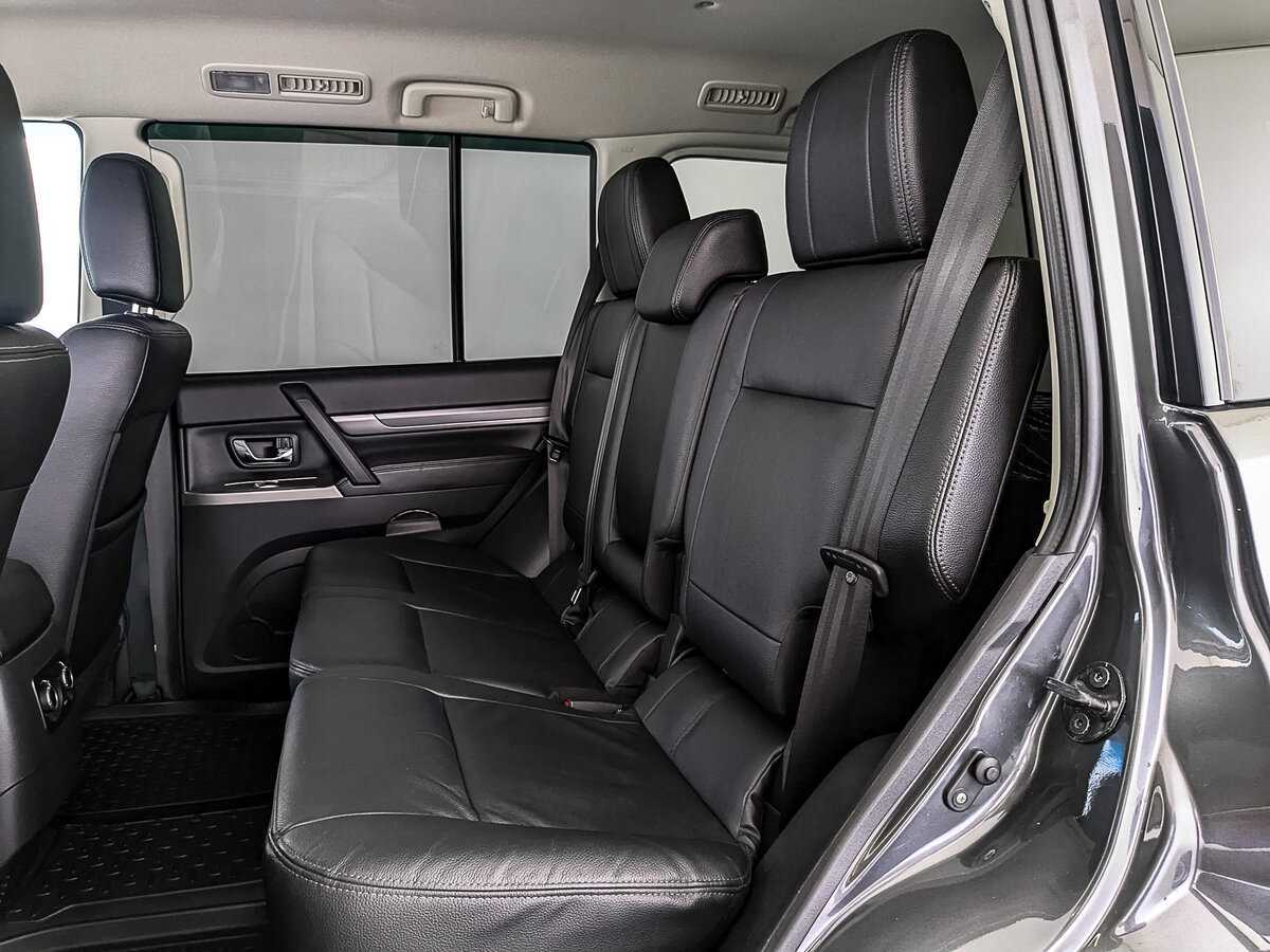 Mitsubishi Pajero, 2018 Фото №18