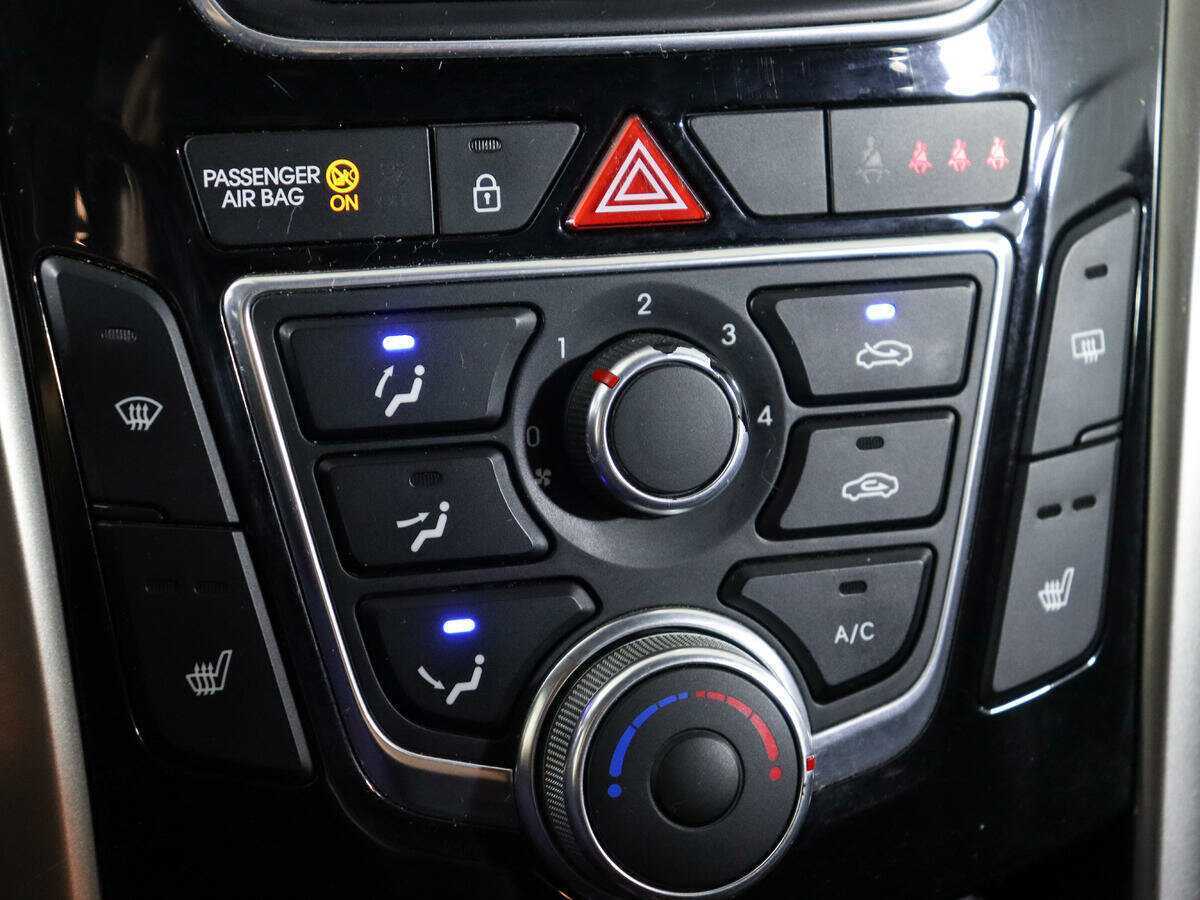Hyundai i30, 2012 Фото №16