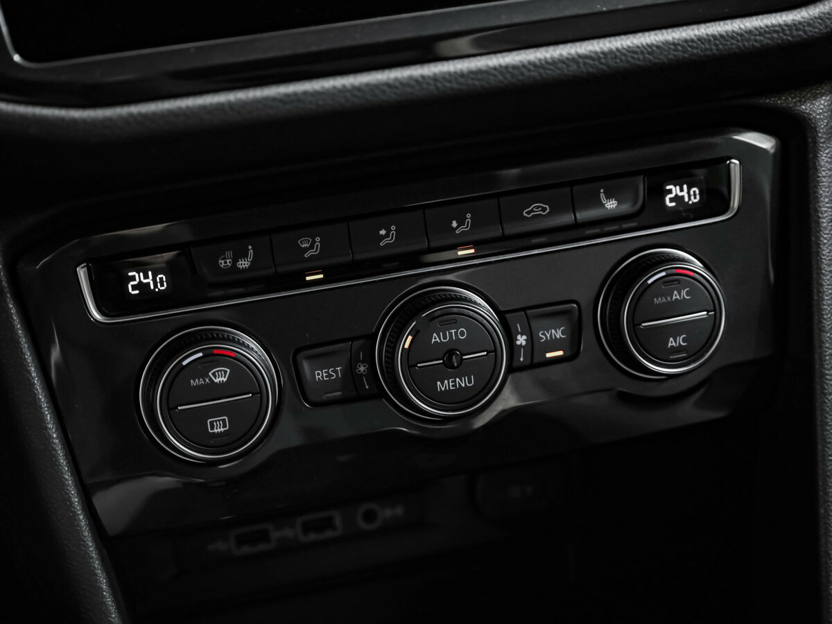 Volkswagen Tiguan II, 2019 Фото №15