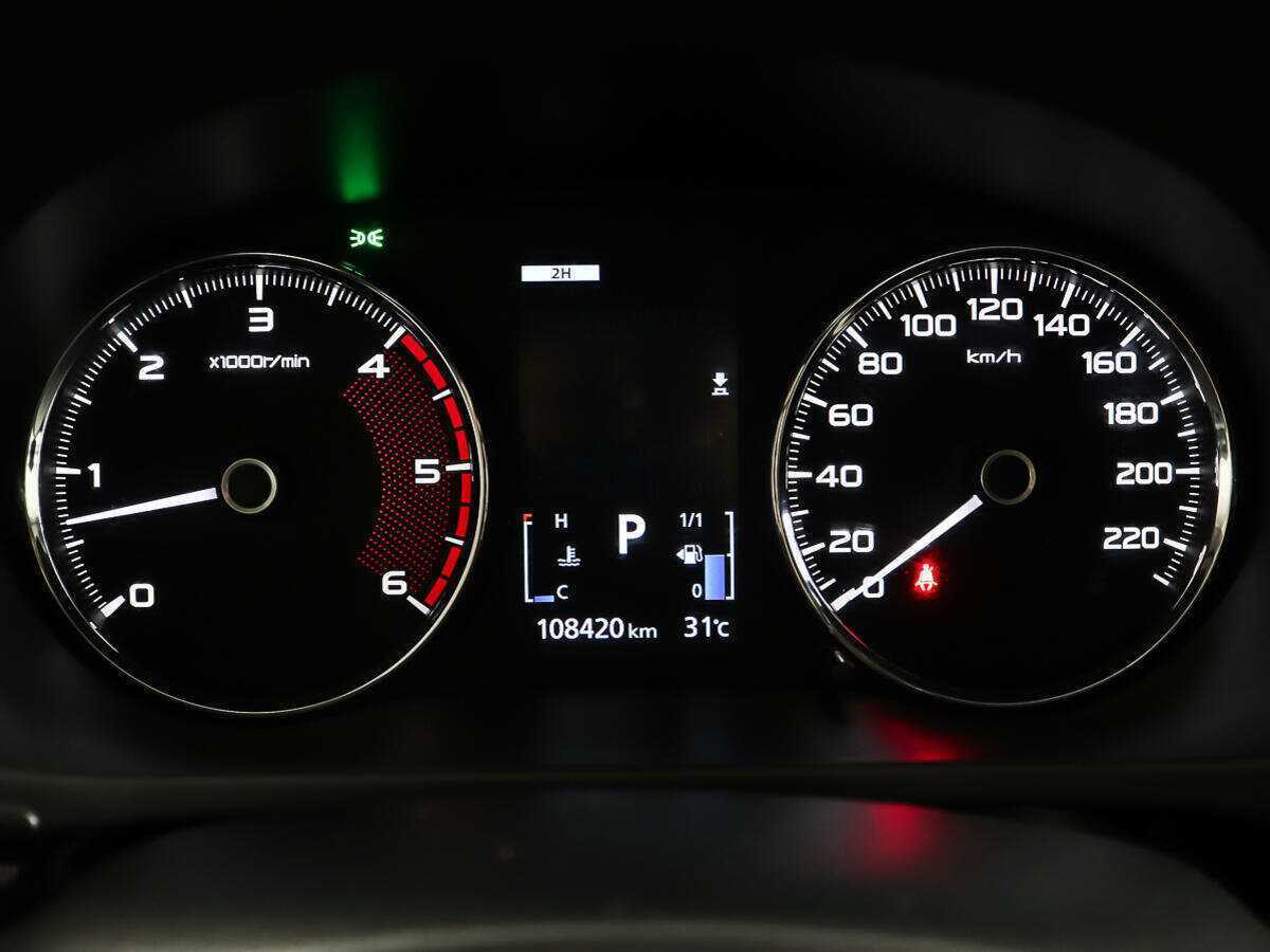 Mitsubishi Pajero Sport, 2018 Фото №14