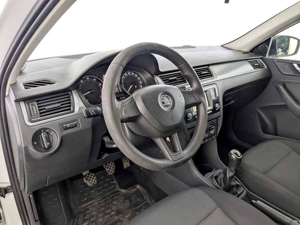 Skoda Rapid, 2017 Фото №16
