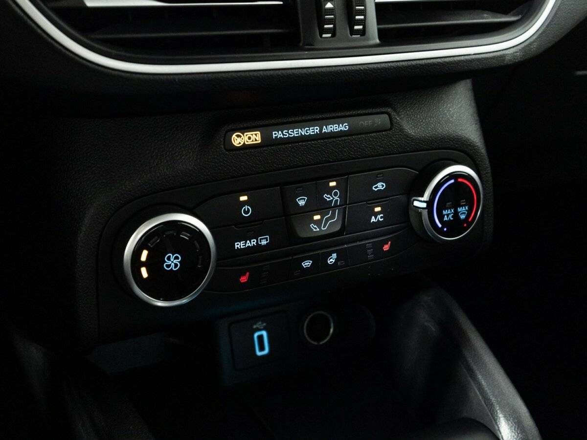 Ford Focus, 2019 Фото №17