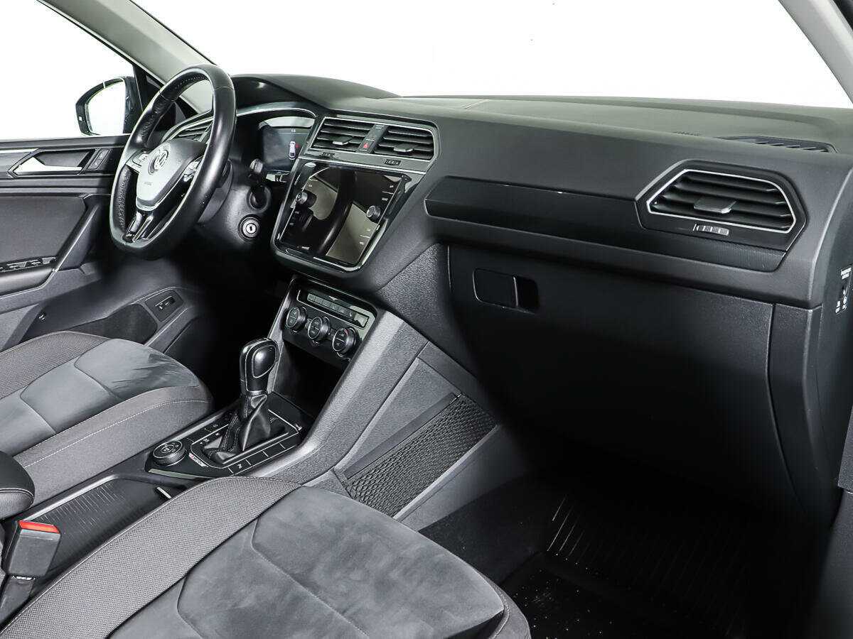 Volkswagen Tiguan, 2018 Фото №9