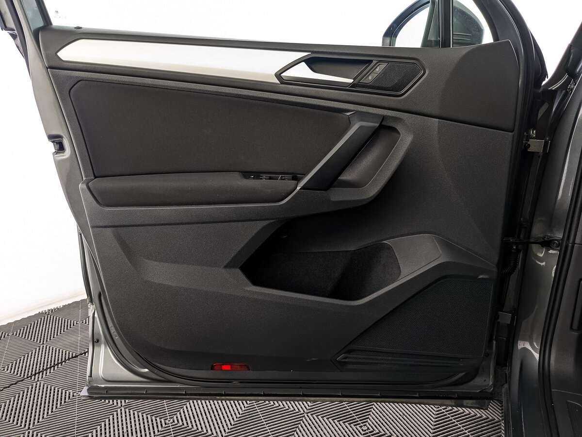 Volkswagen Tiguan, 2021 Фото №13