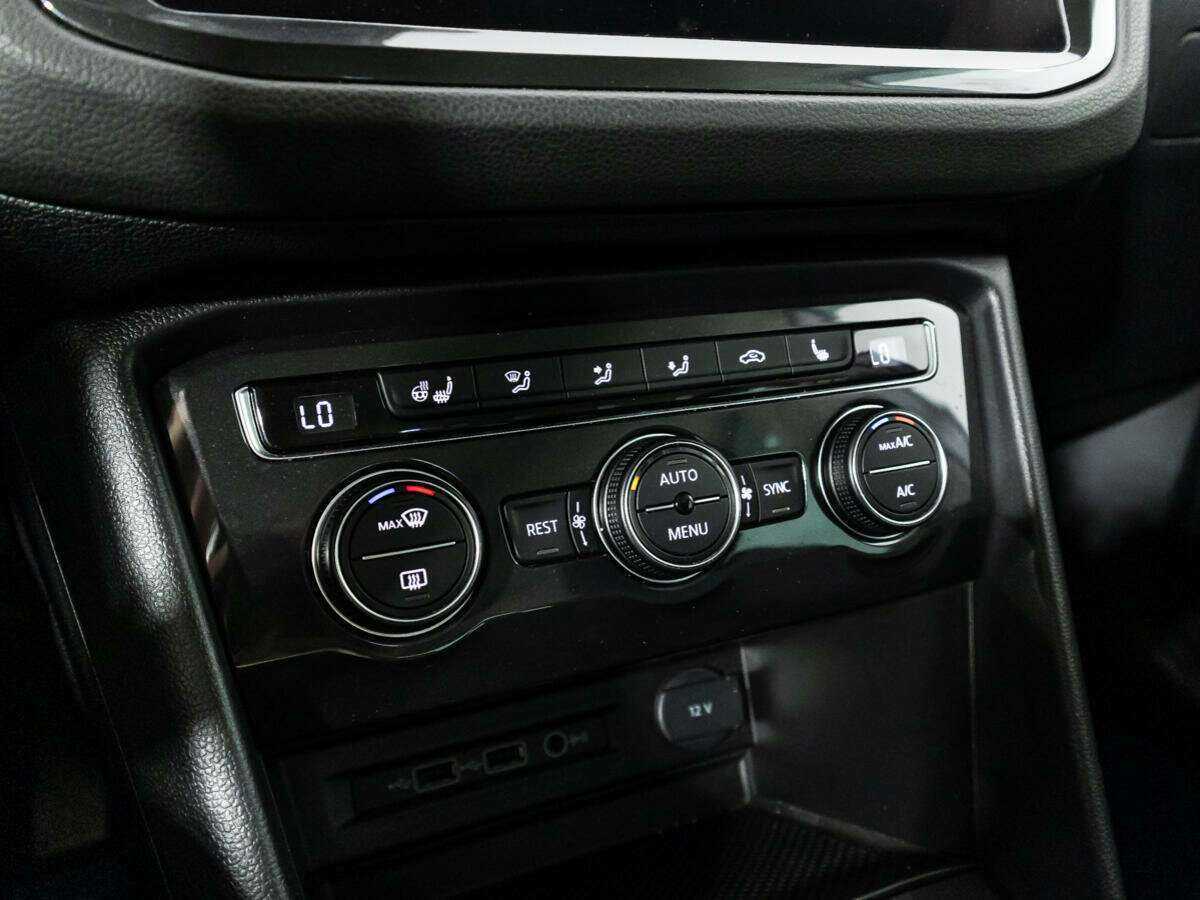 Volkswagen Tiguan L, 2019 Фото №16