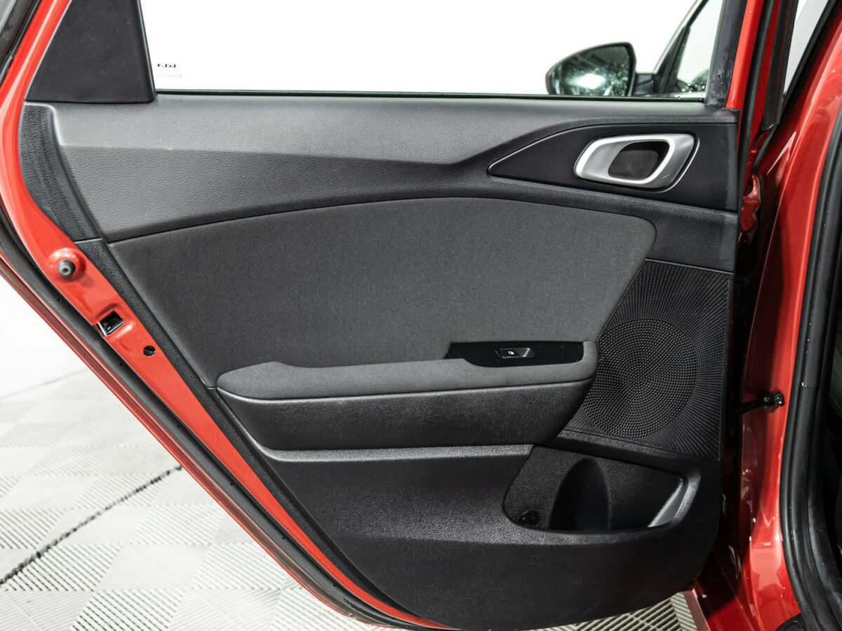 Kia Ceed III Рестайлинг, 2022 Фото №23