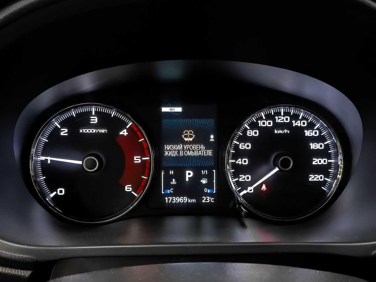 Mitsubishi Pajero Sport, 2017 Фото №14