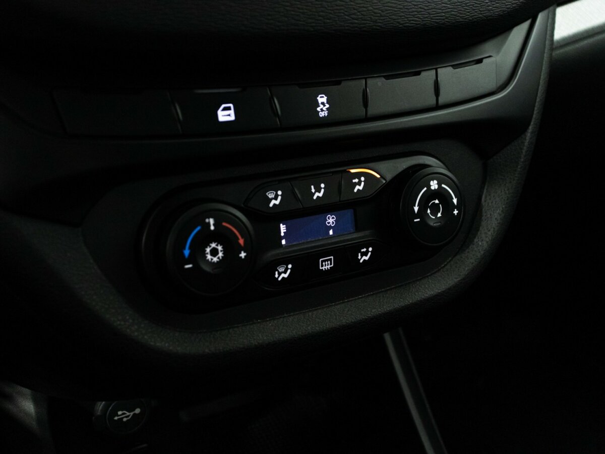 Lada (ВАЗ) Vesta I, 2020 Фото №15