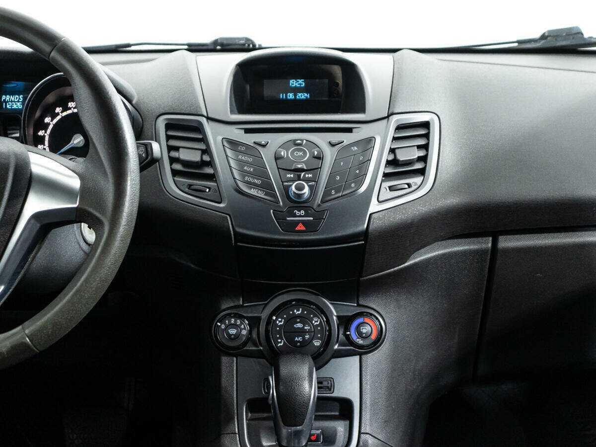 Ford Fiesta, 2016 Фото №14