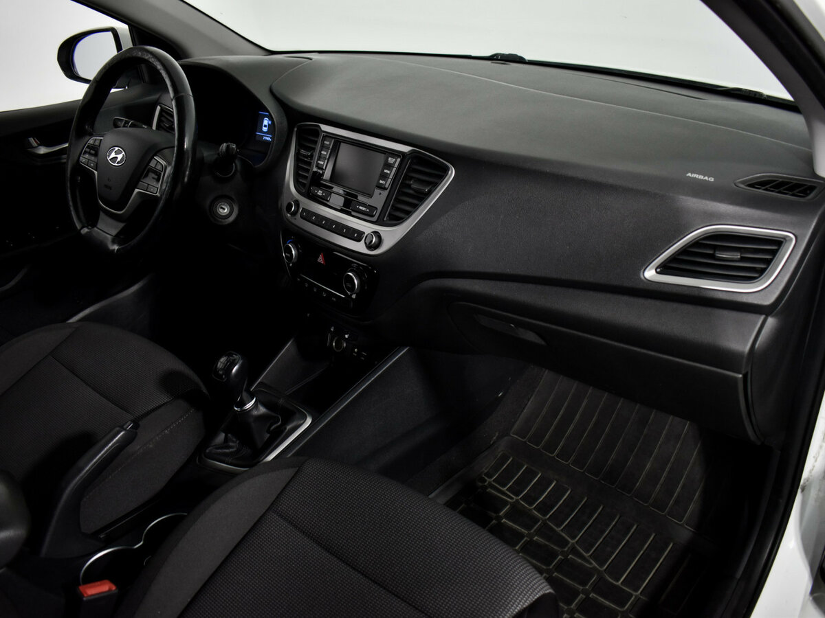 Hyundai Solaris II, 2018 Фото №12