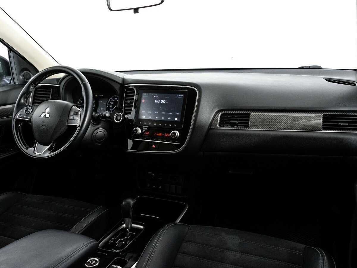 Mitsubishi Outlander, 2021 Фото №9