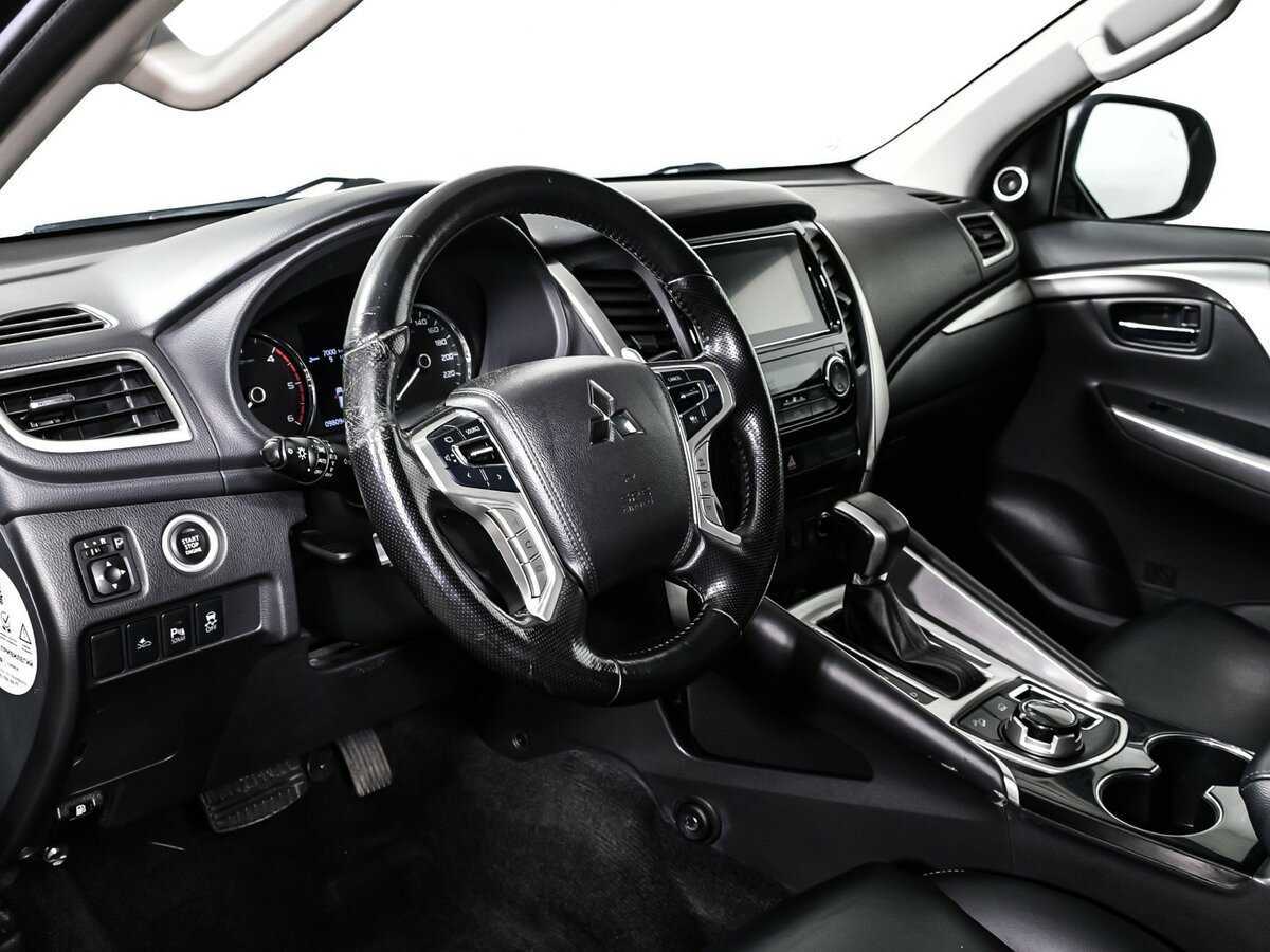 Mitsubishi Pajero Sport, 2018 Фото №13