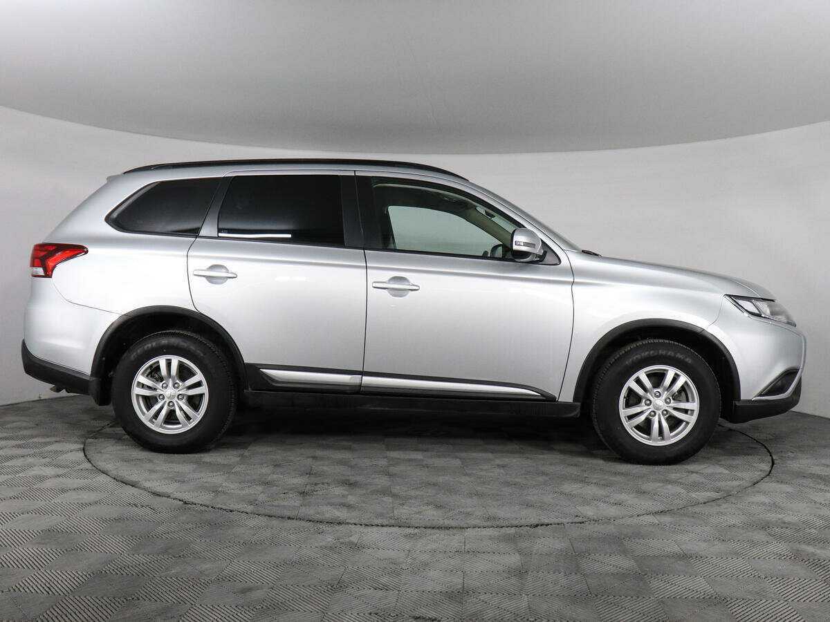 Mitsubishi Outlander, 2022 Фото №4
