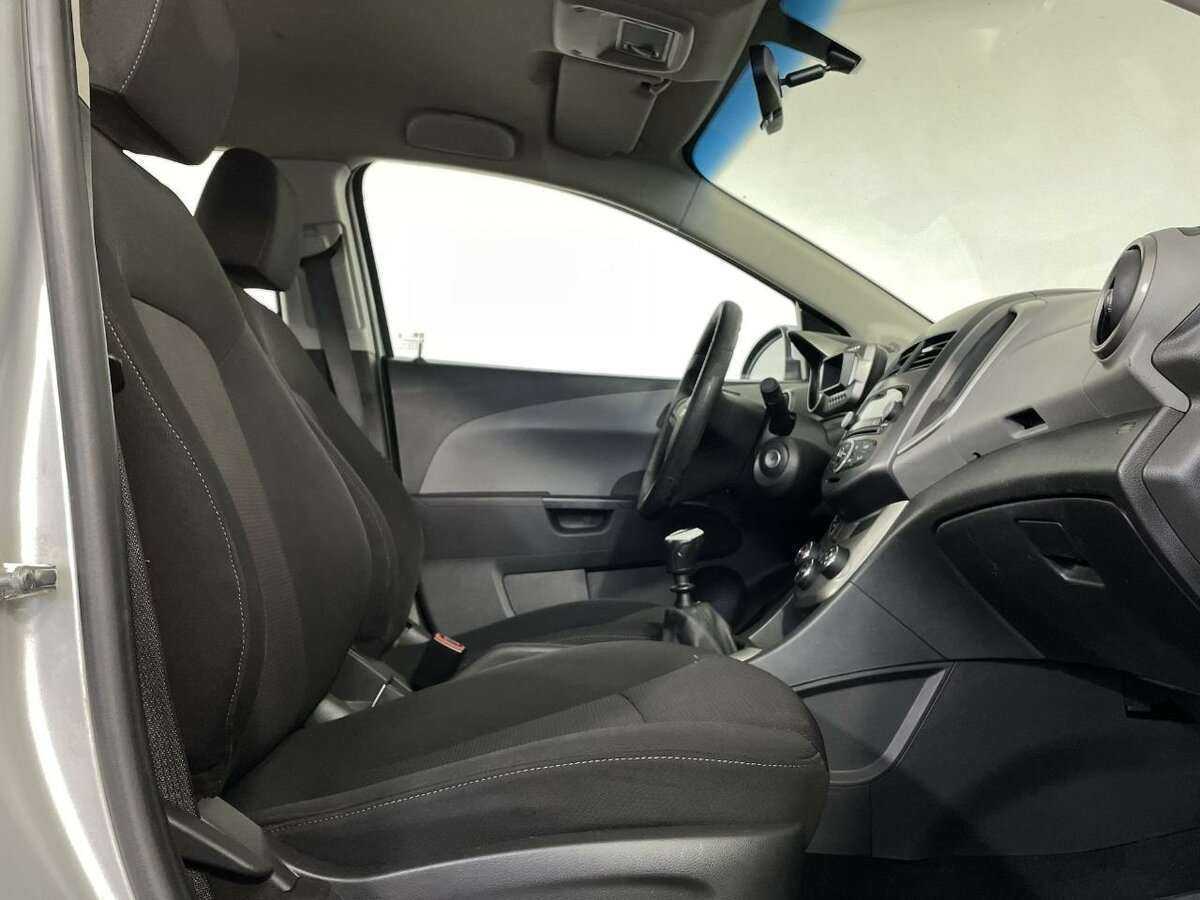 Chevrolet Aveo, 2013 Фото №13