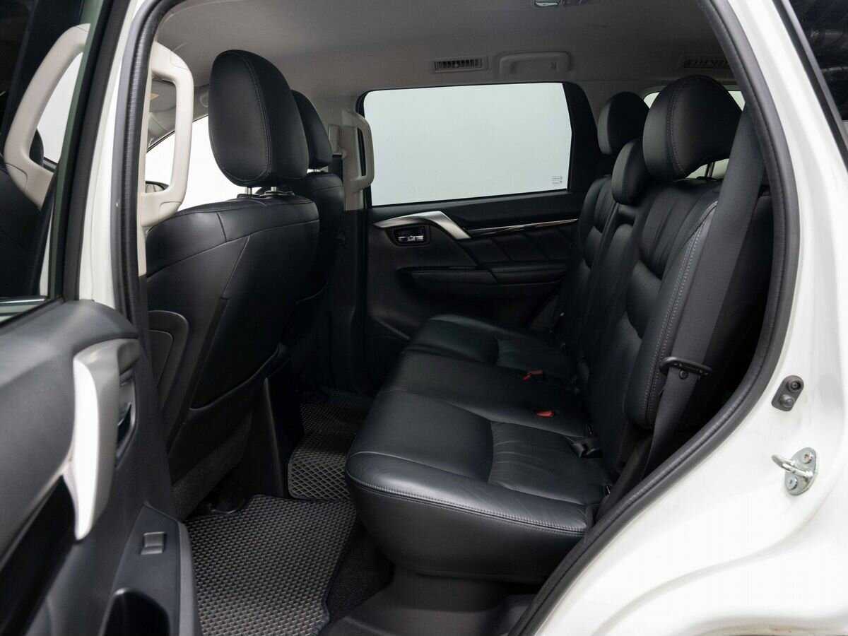 Mitsubishi Pajero Sport, 2017 Фото №9