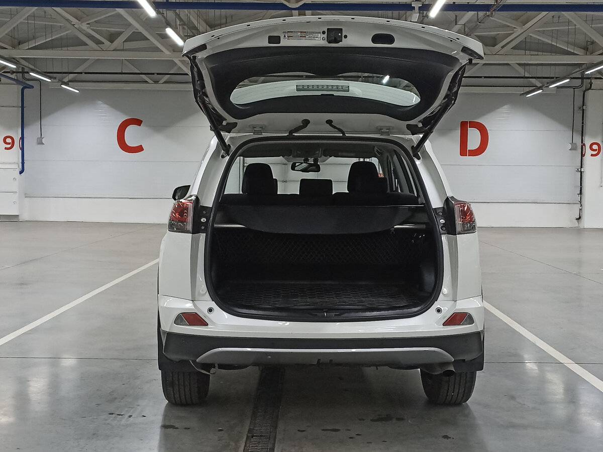 Toyota RAV4, 2017 Фото №10