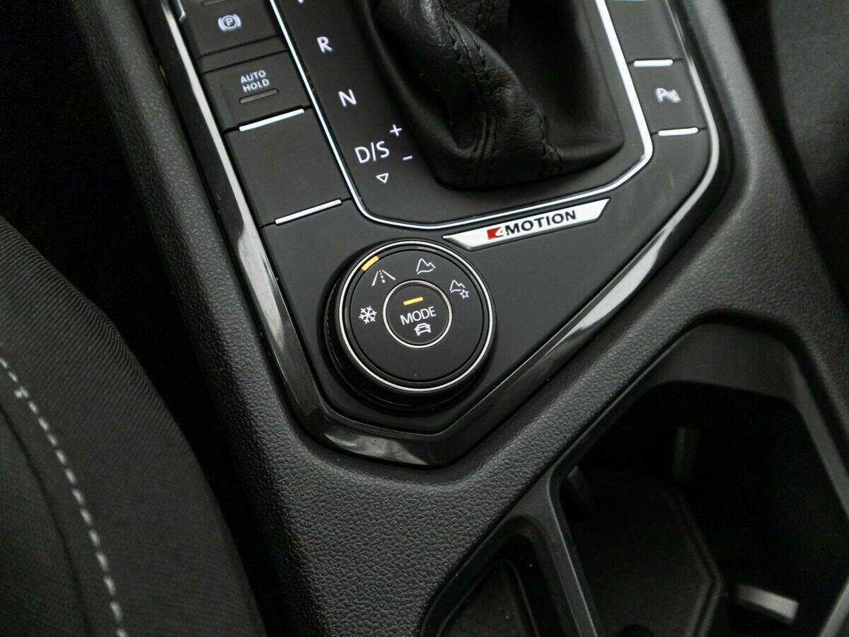 Volkswagen Tiguan, 2019 Фото №17