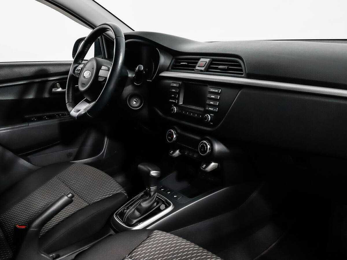 Kia Rio X-Line, 2018 Фото №11