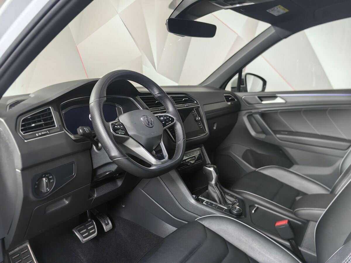Volkswagen Tiguan, 2021 Фото №14