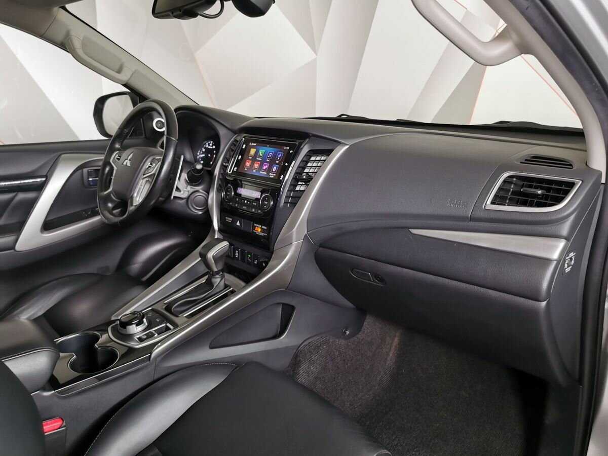Mitsubishi Pajero Sport, 2017 Фото №9