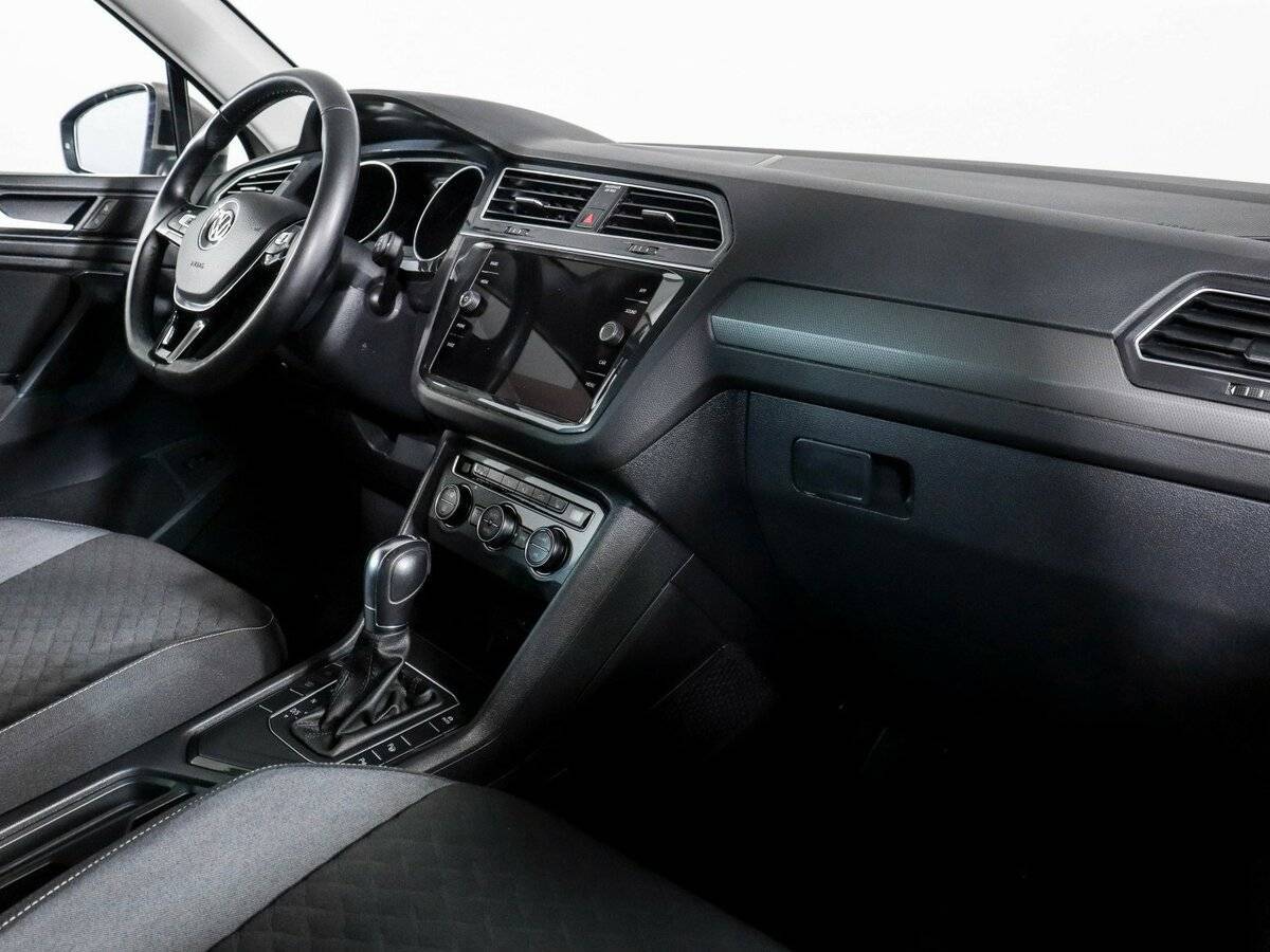 Volkswagen Tiguan, 2018 Фото №6
