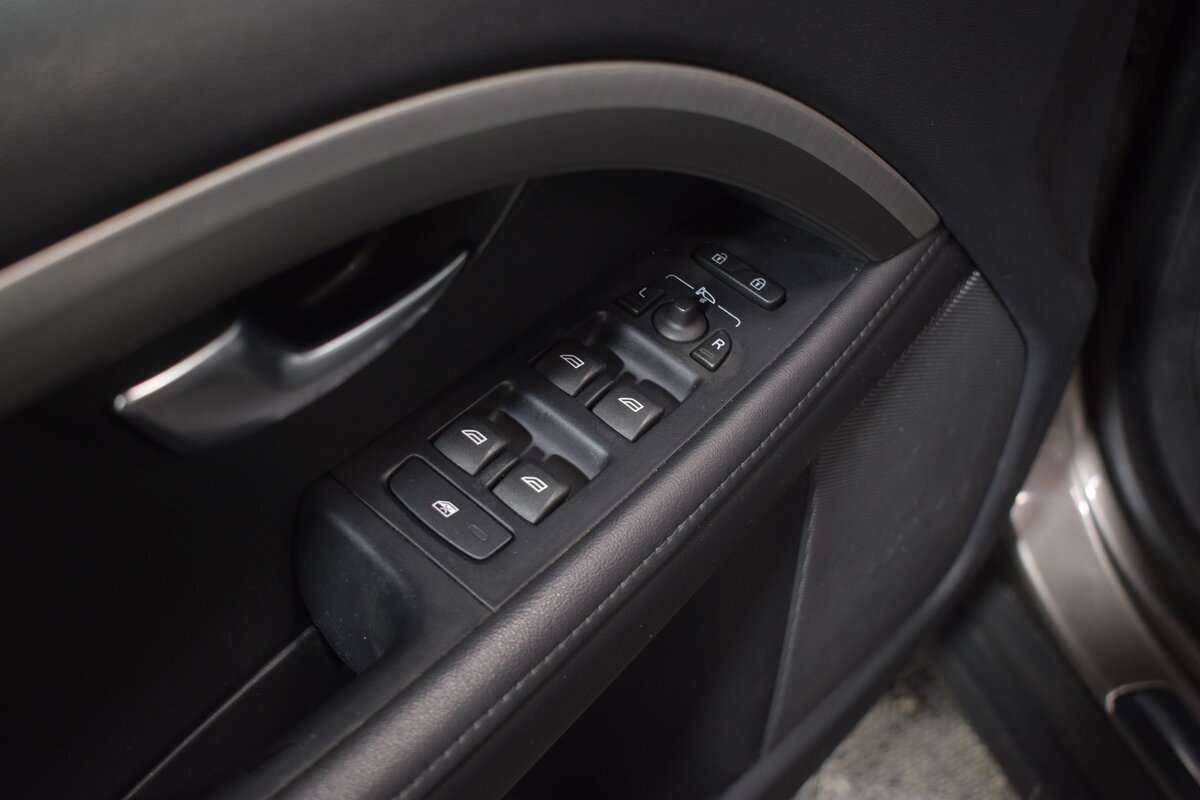 Volvo XC70, 2012 Фото №17