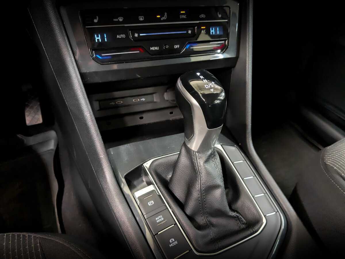Volkswagen Tiguan, 2021 Фото №25