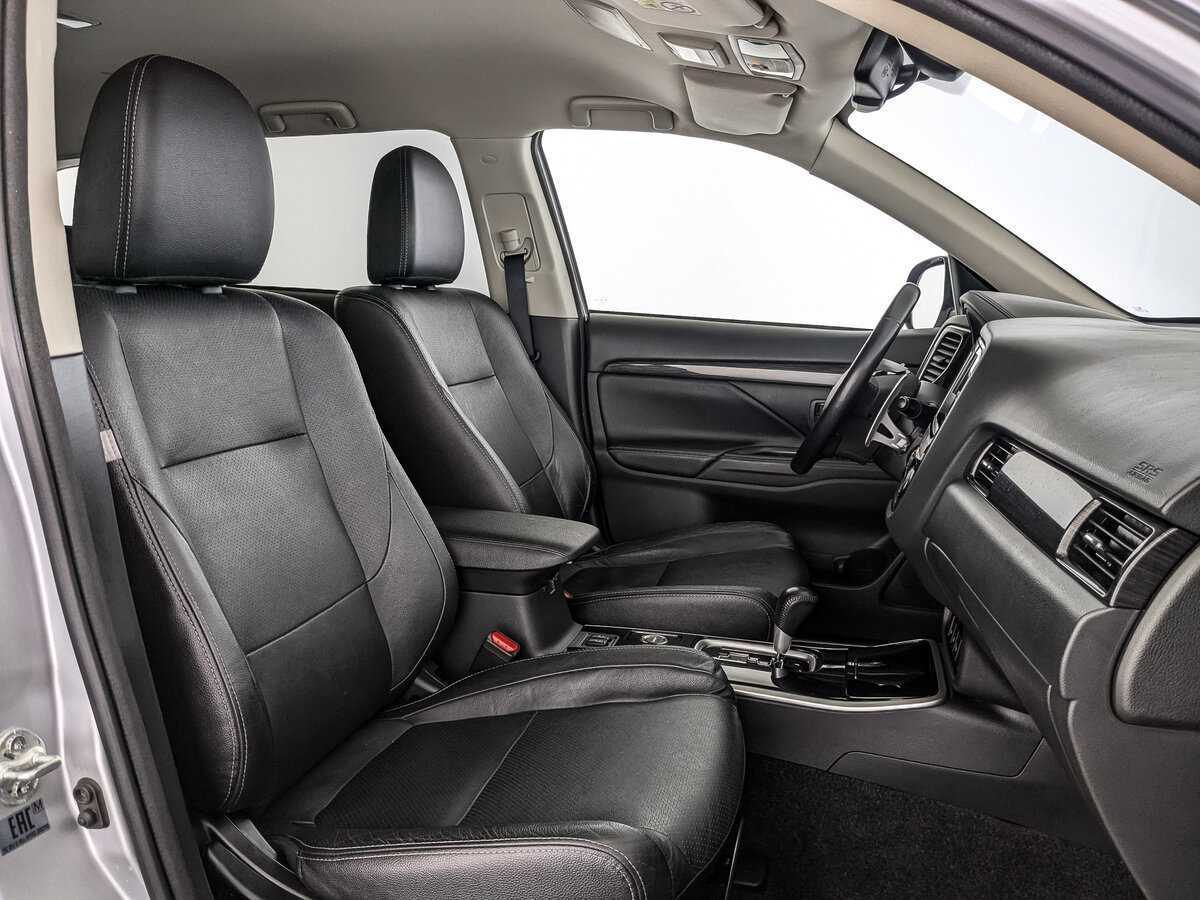 Mitsubishi Outlander, 2017 Фото №19