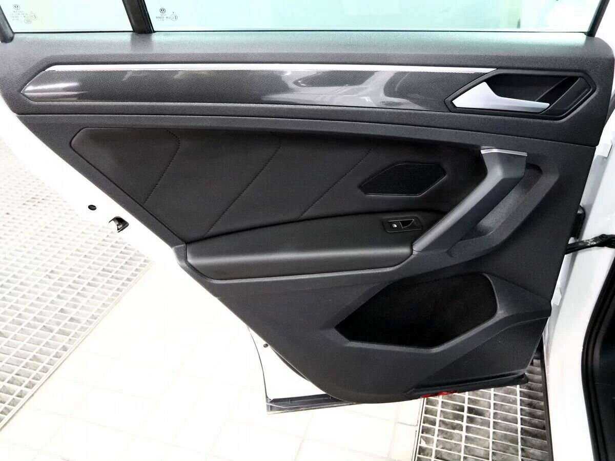 Volkswagen Tiguan, 2020 Фото №14