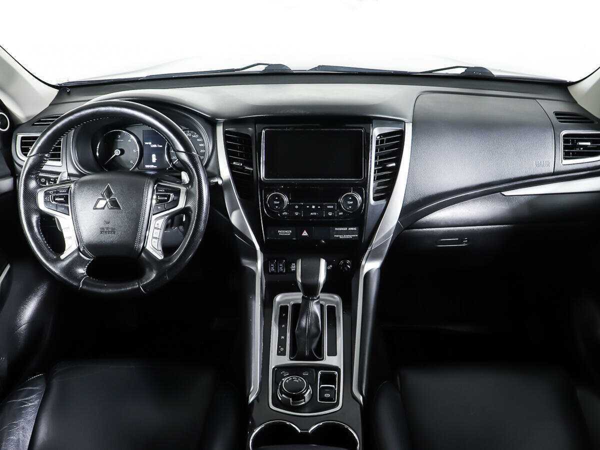 Mitsubishi Pajero Sport, 2018 Фото №11