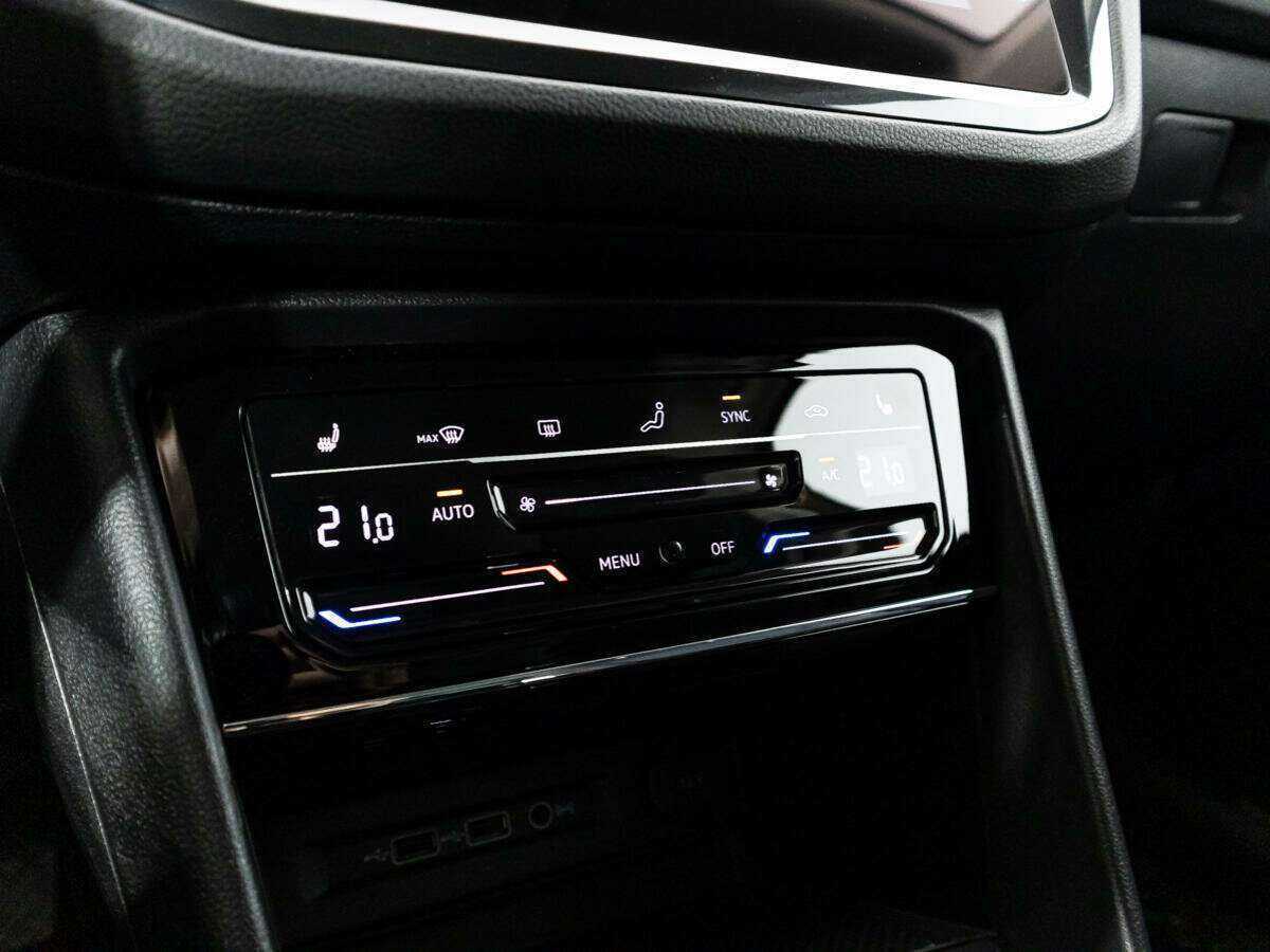 Volkswagen Tiguan, 2018 Фото №17