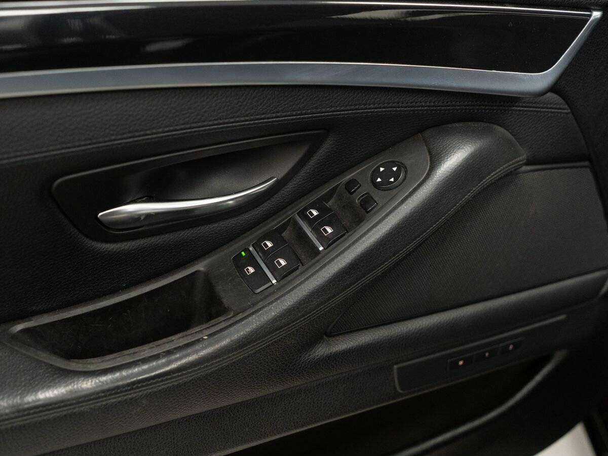 BMW 5 серии 530d xDrive, 2013 Фото №15