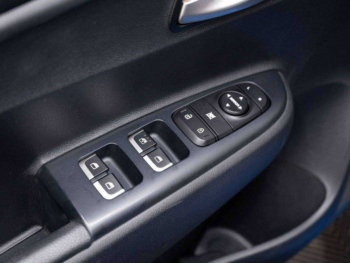 Kia Rio, 2018 Фото №16