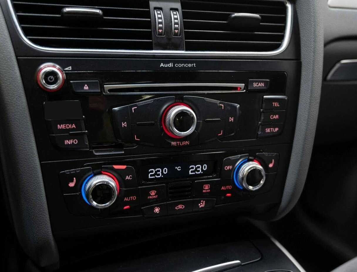 Audi A4, 2012 Фото №14