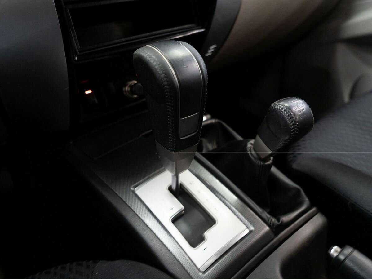 Mitsubishi Pajero Sport, 2014 Фото №13