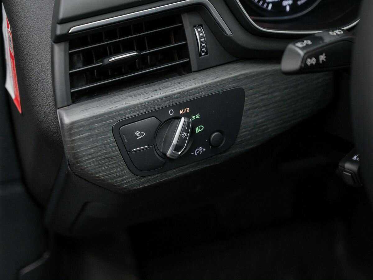 Audi A4, 2017 Фото №16