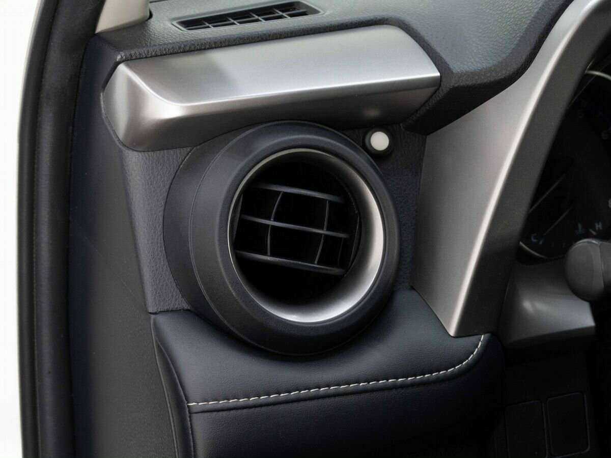 Toyota RAV4, 2018 Фото №25