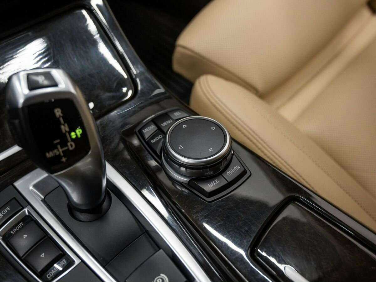 BMW 5 серии 530d xDrive, 2015 Фото №22