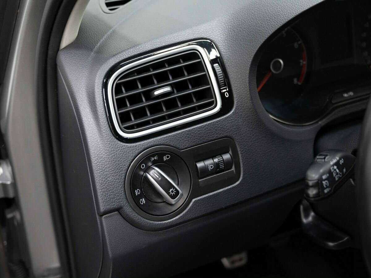 Volkswagen Polo, 2018 Фото №20