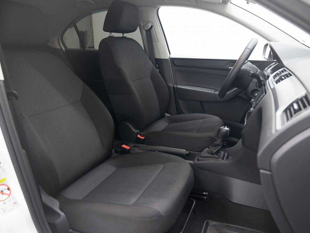 Skoda Rapid, 2017 Фото №12