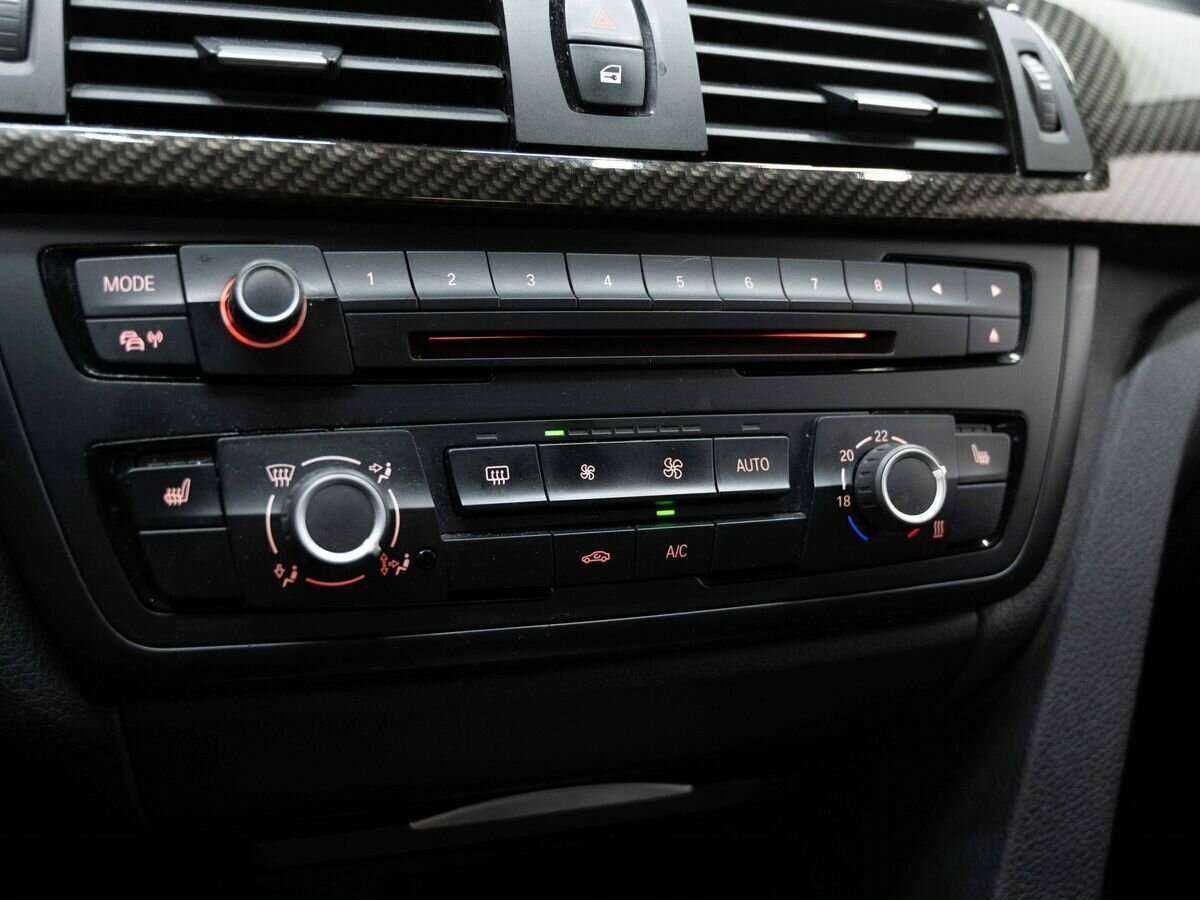 BMW 3 серии 320i, 2014 Фото №21