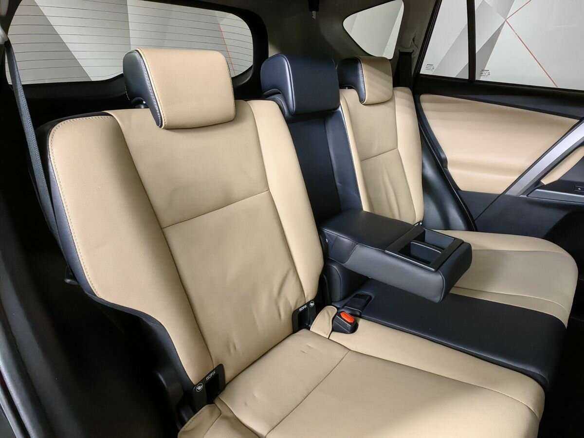 Toyota RAV4, 2017 Фото №12