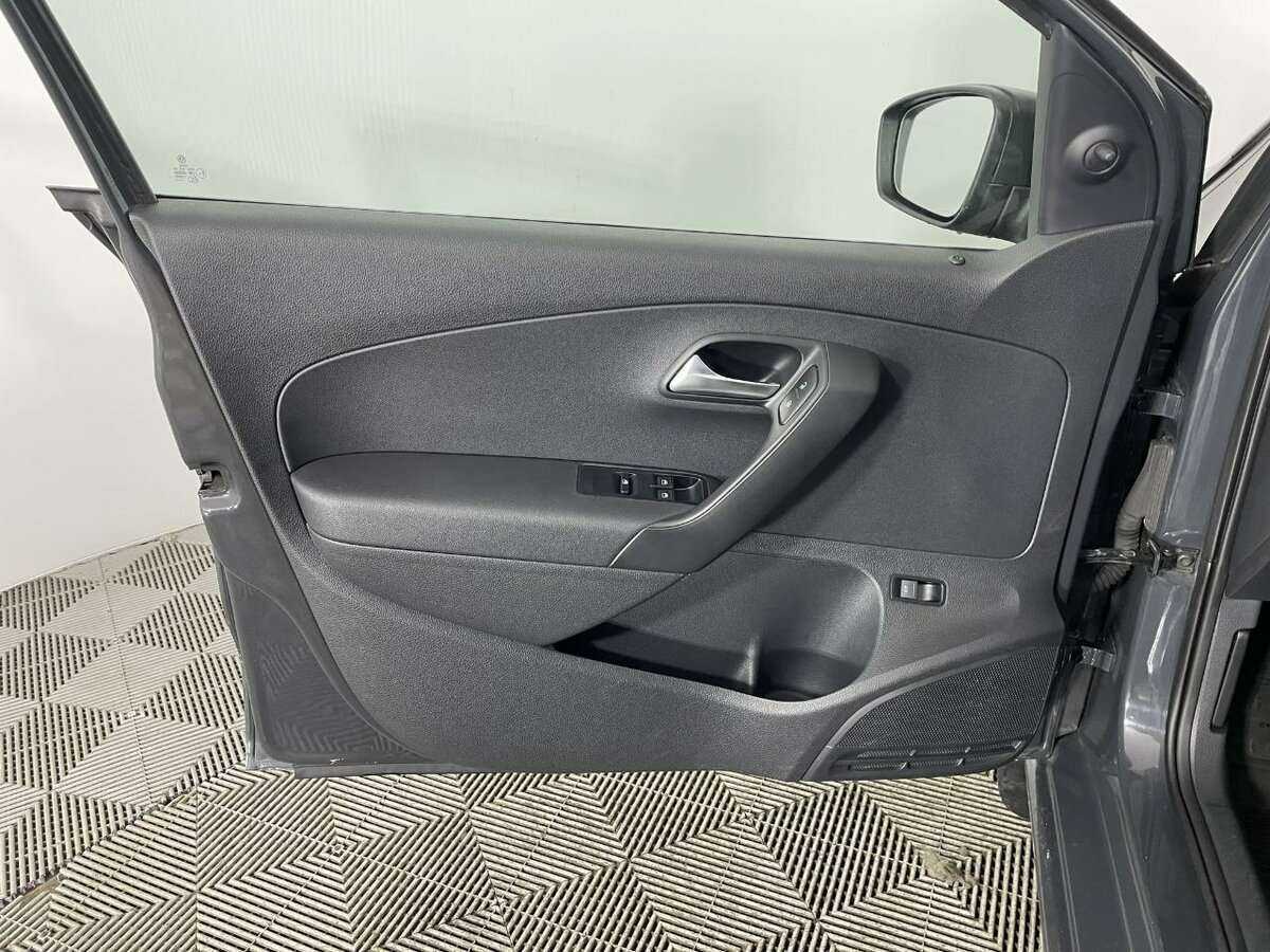 Volkswagen Polo, 2013 Фото №8