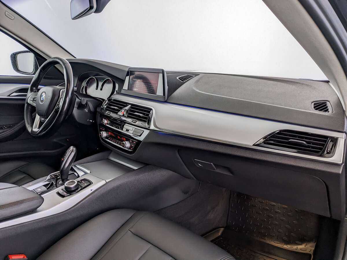 BMW 5 серии 520i, 2018 Фото №9