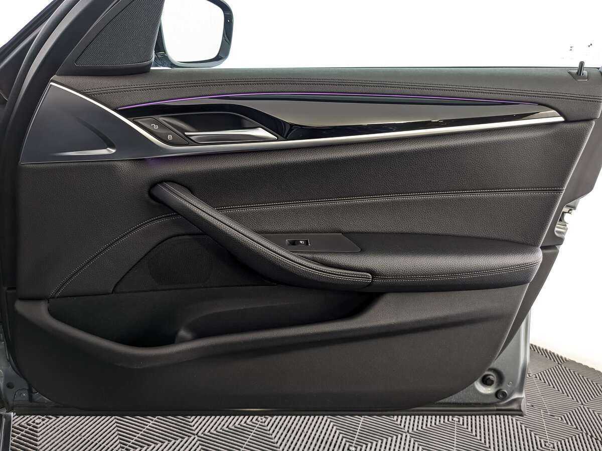 BMW 5 серии 520d, 2019 Фото №18