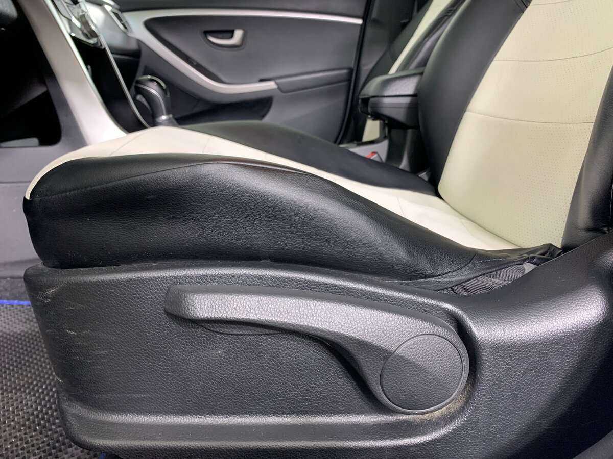 Hyundai i30, 2012 Фото №14