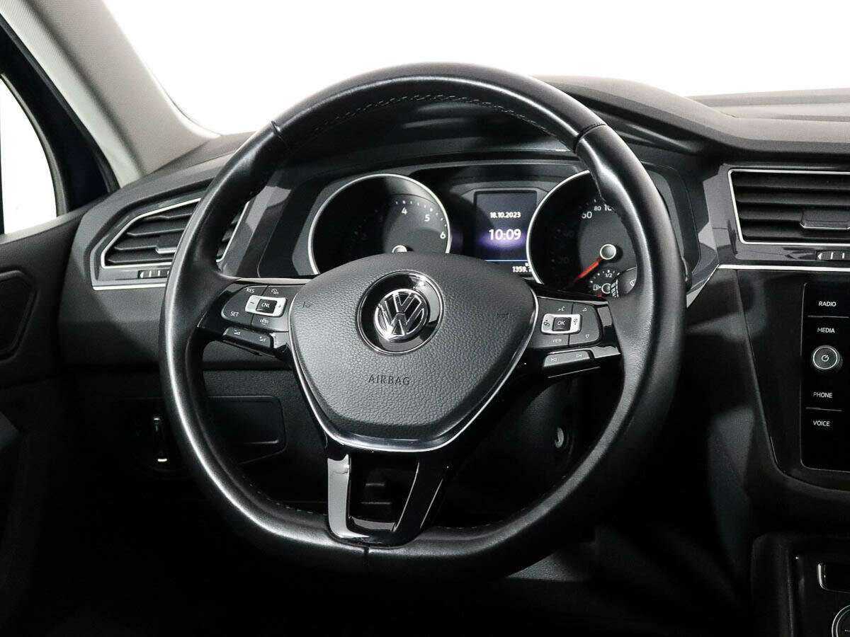 Volkswagen Tiguan, 2020 Фото №9