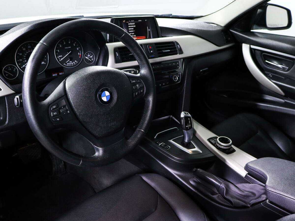 BMW 3 серии 320i, 2016 Фото №11